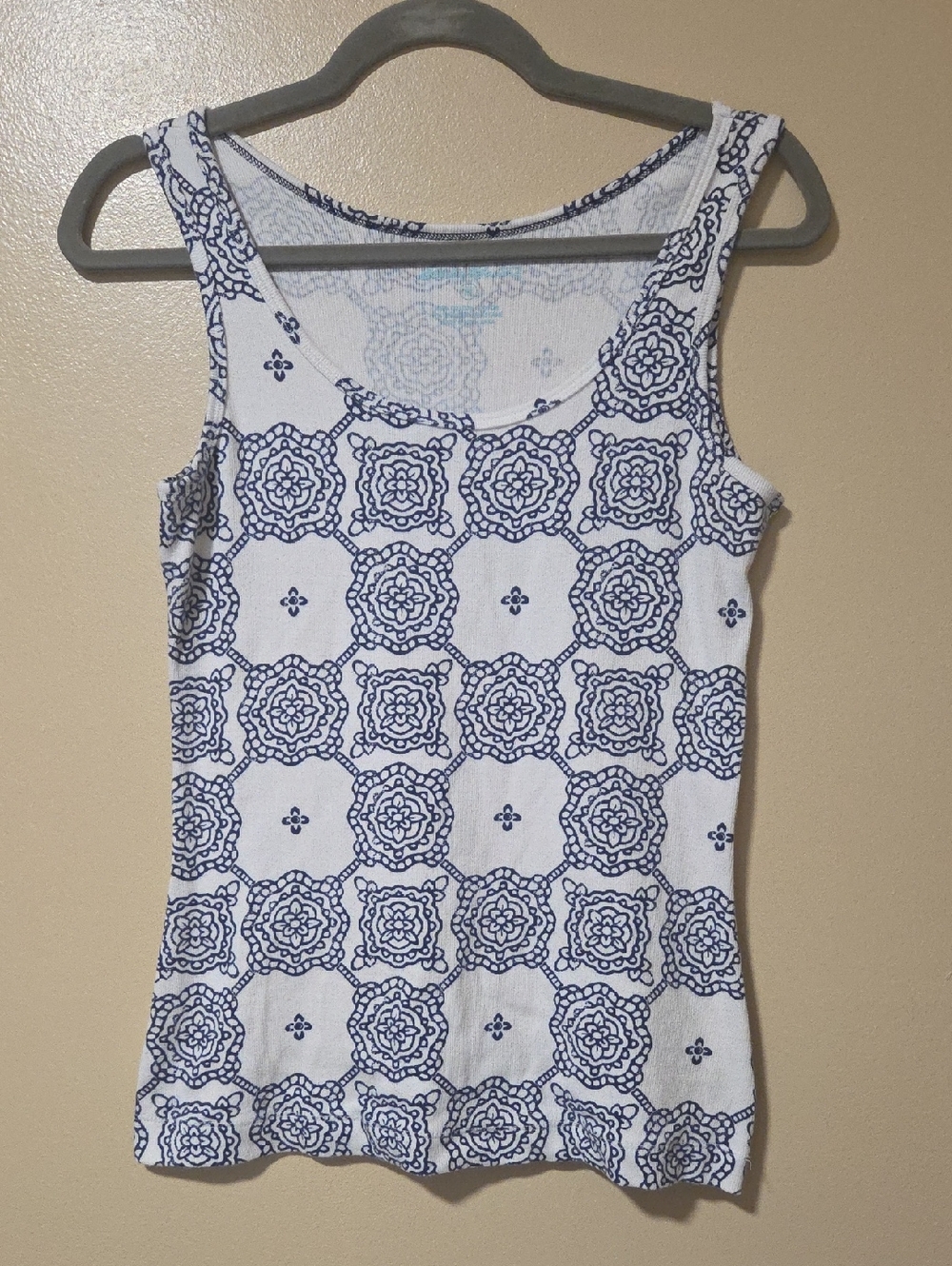 Eddie Bauer White Tank Top with Navy Geometric Print
